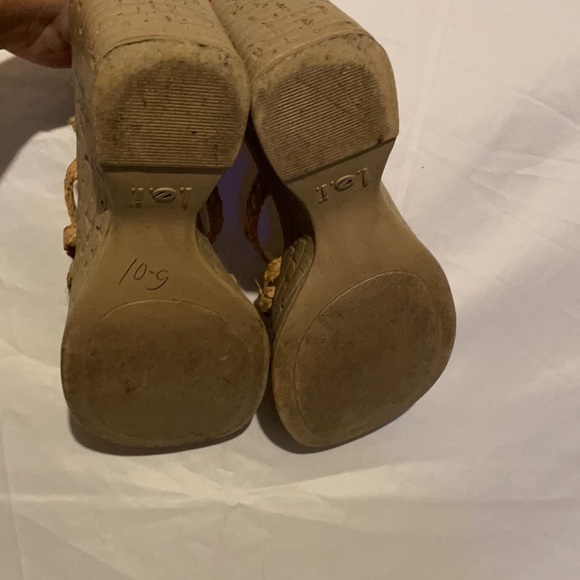 Y2K Chunky Platform Sandals - Picture 9 of 9